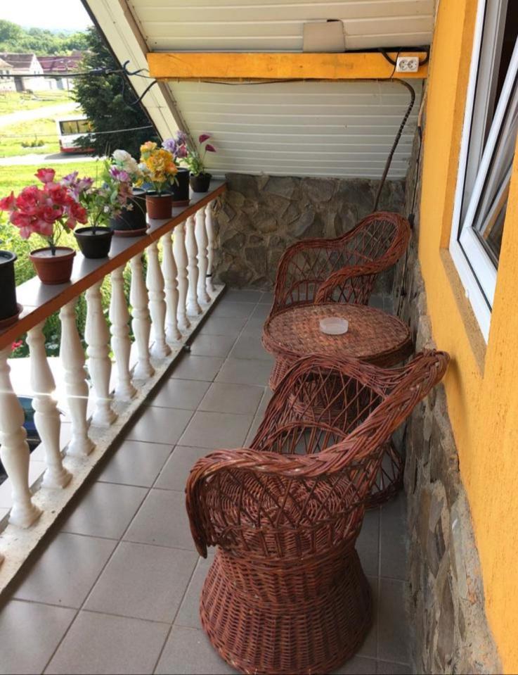 Appartement Casa Florilor Barcut Chambre photo